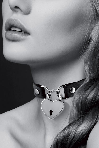 Collier pendentif coeur noir