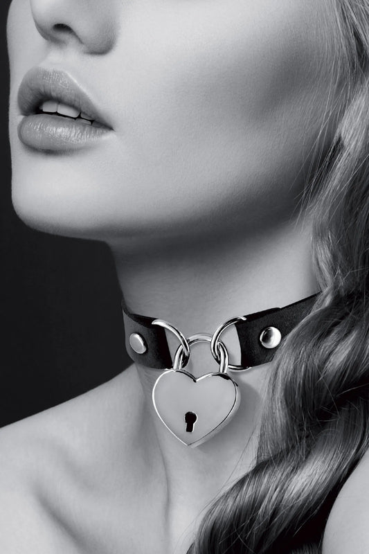 Collier pendentif coeur noir